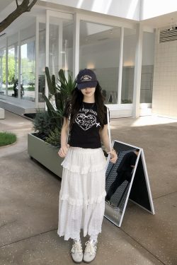 Slim Fit Short Sleeve T-Shirt with Letter Print and Bow Detail - Limited Time Discount Fashion Top for Stylish Outfits