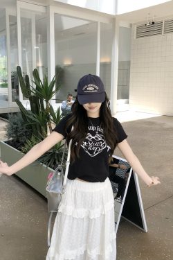 Slim Fit Short Sleeve T-Shirt with Letter Print and Bow Detail - Limited Time Discount Fashion Top for Stylish Outfits