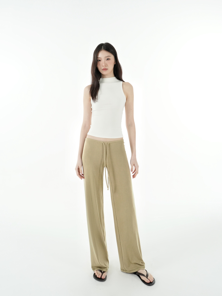 Slim-Fit Stretchy Sleeveless Vest with Half-High Collar - Basic Essential for 90s Y2K Style Fashion Slim-Fit Stretchy Sleeveless Vest with Half-High Collar - Basic Essential for 90s Y2K Style Fashion