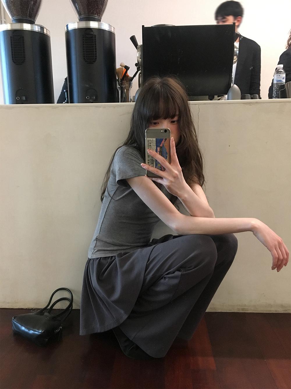 Slim Fit V-Neck Raglan T-Shirt for Women - Summer 2025, Chicken Heart Collar, Casual Style, Trendy Short Sleeve Top Slim Fit V-Neck Raglan T-Shirt for Women - Summer 2025, Chicken Heart Collar, Casual Style, Trendy Short Sleeve Top