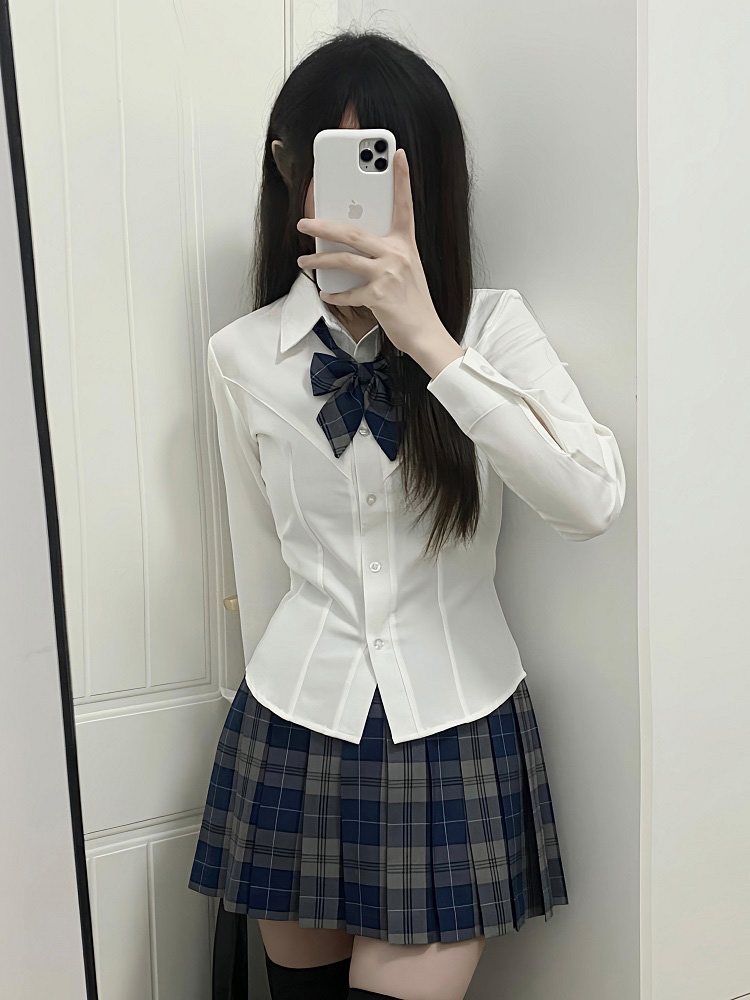 Slim Fit V-Neck White Shirt with Camellia Print, Long & Short Sleeves, College Style, Spring Summer Trend for Girls Slim Fit V-Neck White Shirt with Camellia Print, Long & Short Sleeves, College Style, Spring Summer Trend for Girls