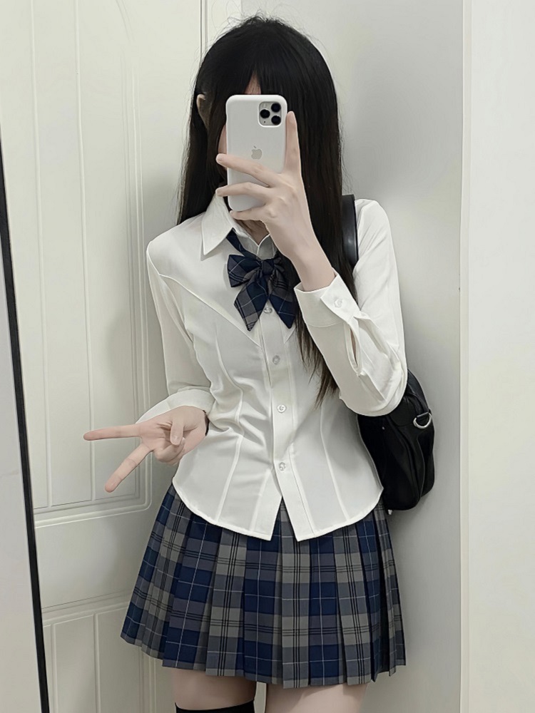 Slim Fit V-Neck White Shirt with Camellia Print, Long & Short Sleeves, College Style, Spring Summer Trend for Girls Slim Fit V-Neck White Shirt with Camellia Print, Long & Short Sleeves, College Style, Spring Summer Trend for Girls