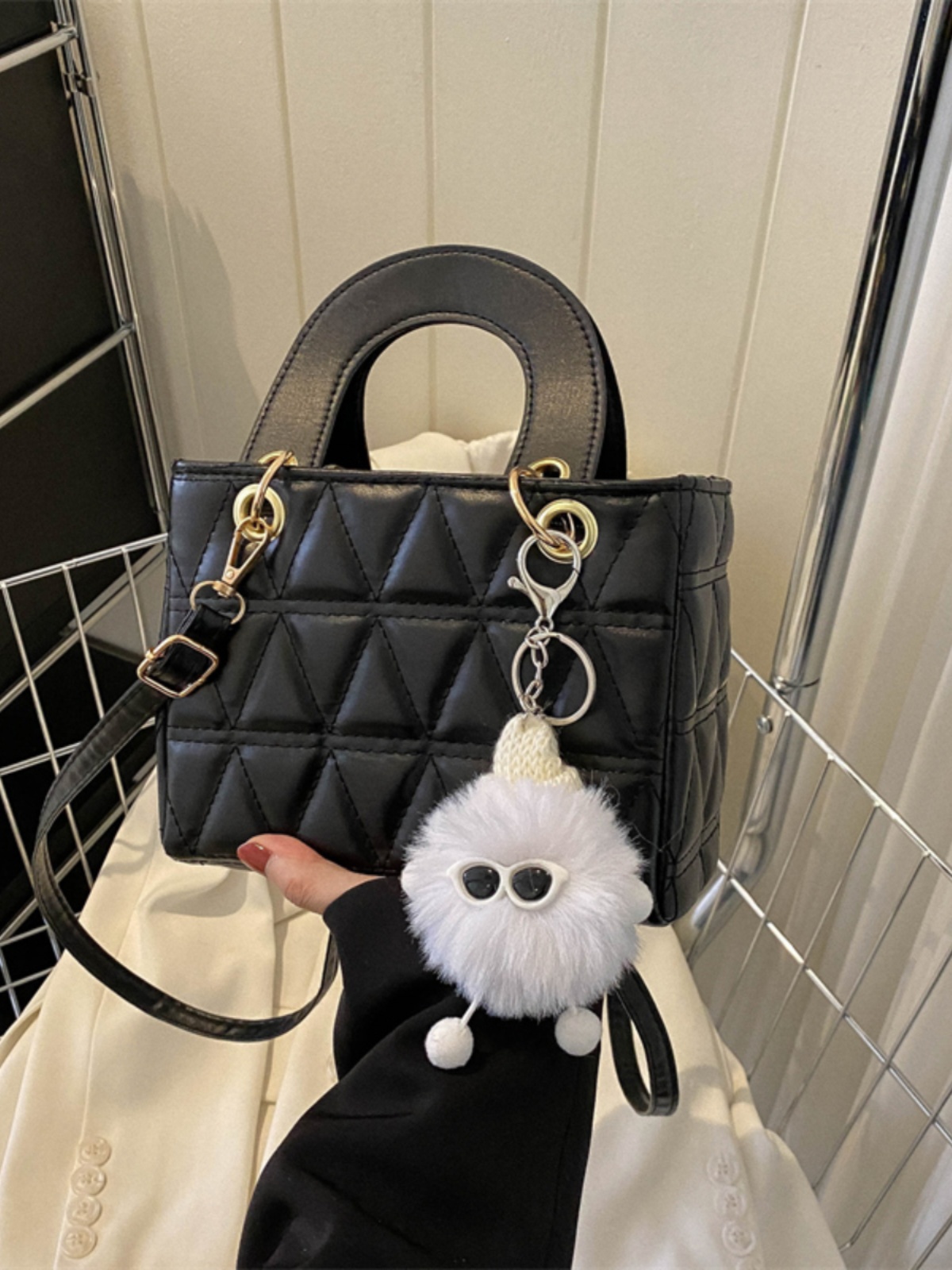 Small Diamond-Pattern Mini Bucket Bag for Women - Trendy Summer 2025 Crossbody Handbag for Commuting and Everyday Style Small Diamond-Pattern Mini Bucket Bag for Women - Trendy Summer 2025 Crossbody Handbag for Commuting and Everyday Style