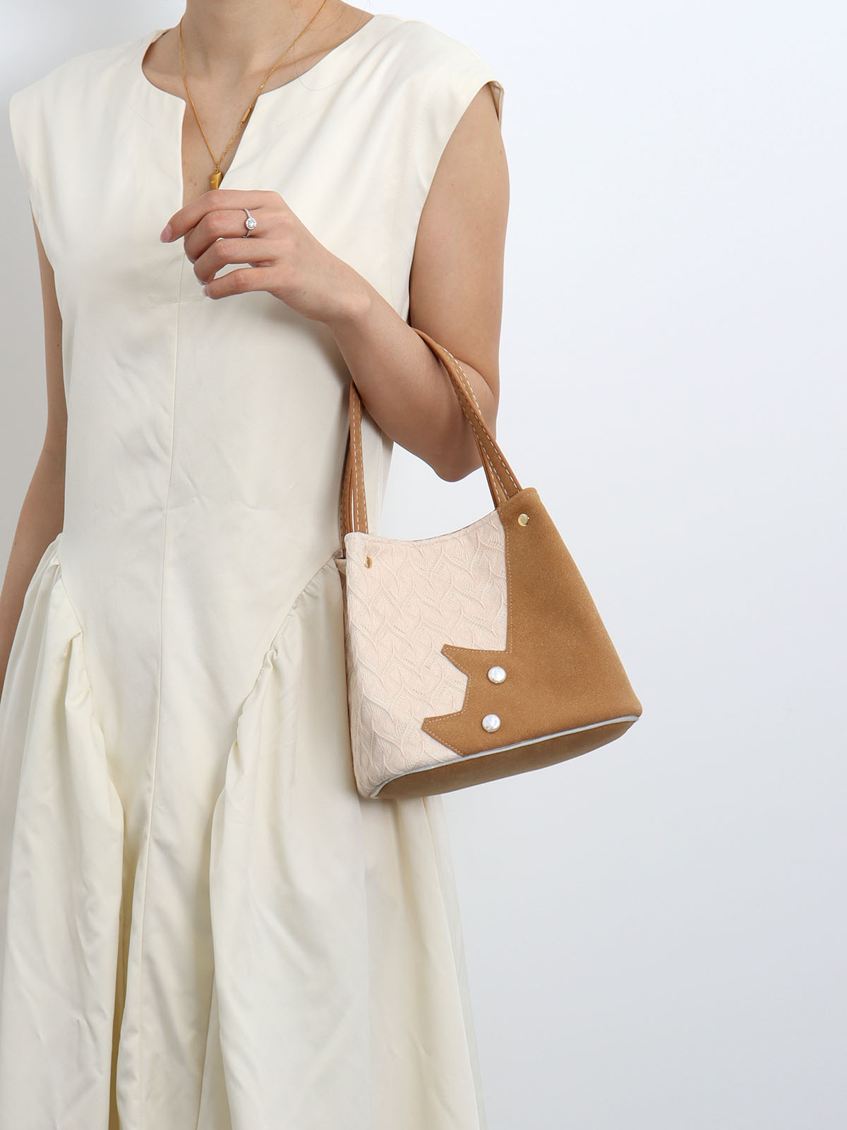 Small Square Hand-Held Vegetable Basket Bag - Cute Color-Blocking Cat Design - Handmade Textured Crossbody Bag for Spring/Summer Fashion Small Square Hand-Held Vegetable Basket Bag - Cute Color-Blocking Cat Design - Handmade Textured Crossbody Bag for Spring/Summer Fashion