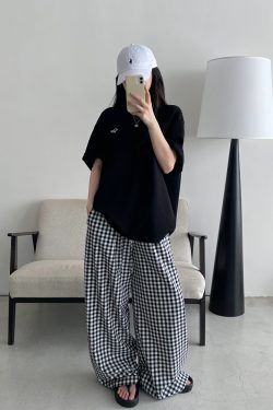 Soft Double-Sided Tencel Round Neck Short Sleeve T-Shirt with Dog Embroidery, Color-Blocking Design, Cute Loose Fit for Effortless Style