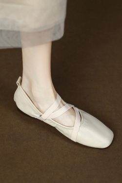 Soft Leather Flat Mary Jane Shoes for Women - Cross Strap Design, Italian Style, Perfect for Casual or Elegant Looks