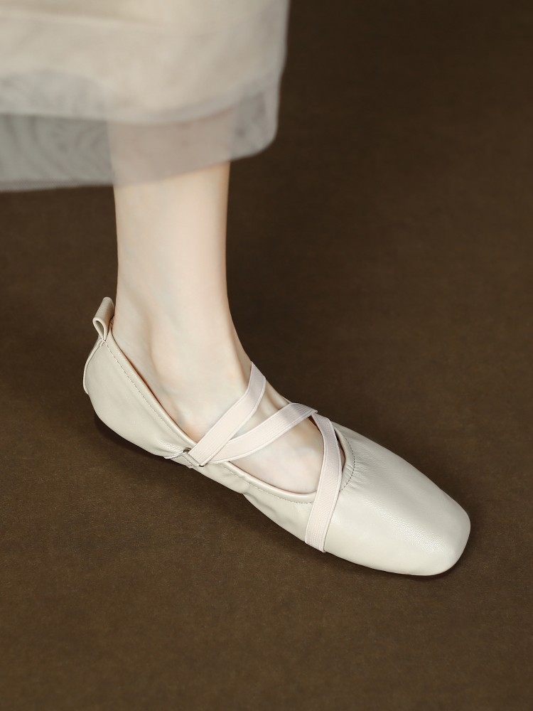 Soft Leather Flat Mary Jane Shoes for Women - Cross Strap Design, Italian Style, Perfect for Casual or Elegant Looks Soft Leather Flat Mary Jane Shoes for Women - Cross Strap Design, Italian Style, Perfect for Casual or Elegant Looks