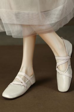 Soft Leather Flat Mary Jane Shoes for Women - Cross Strap Design, Italian Style, Perfect for Casual or Elegant Looks