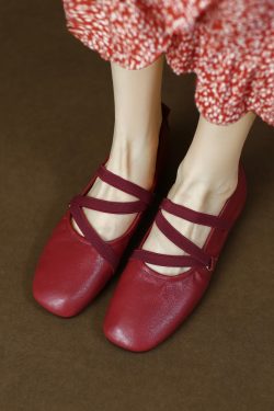 Soft Leather Flat Mary Jane Shoes for Women - Cross Strap Design, Italian Style, Perfect for Casual or Elegant Looks
