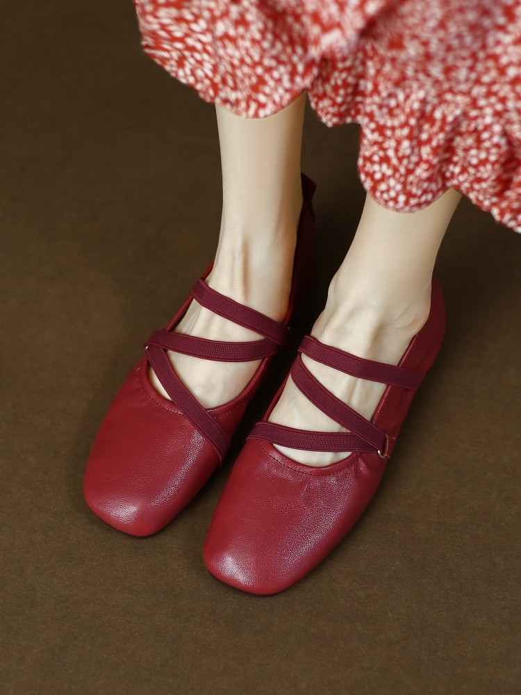 Soft Leather Flat Mary Jane Shoes for Women - Cross Strap Design, Italian Style, Perfect for Casual or Elegant Looks Soft Leather Flat Mary Jane Shoes for Women - Cross Strap Design, Italian Style, Perfect for Casual or Elegant Looks