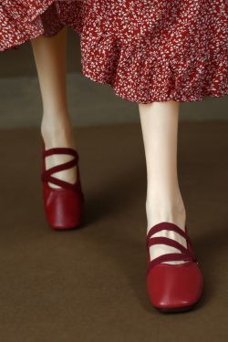 Soft Leather Flat Mary Jane Shoes for Women - Cross Strap Design, Italian Style, Perfect for Casual or Elegant Looks