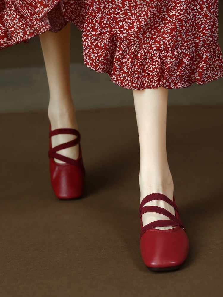 Soft Leather Flat Mary Jane Shoes for Women - Cross Strap Design, Italian Style, Perfect for Casual or Elegant Looks Soft Leather Flat Mary Jane Shoes for Women - Cross Strap Design, Italian Style, Perfect for Casual or Elegant Looks