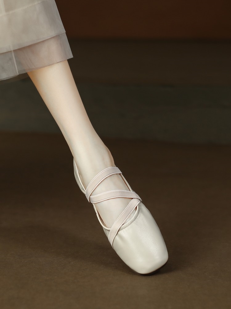 Soft Leather Flat Mary Jane Shoes for Women - Cross Strap Design, Italian Style, Perfect for Casual or Elegant Looks Soft Leather Flat Mary Jane Shoes for Women - Cross Strap Design, Italian Style, Perfect for Casual or Elegant Looks