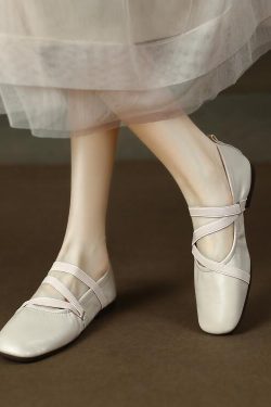 Soft Leather Flat Mary Jane Shoes for Women - Cross Strap Design, Italian Style, Perfect for Casual or Elegant Looks