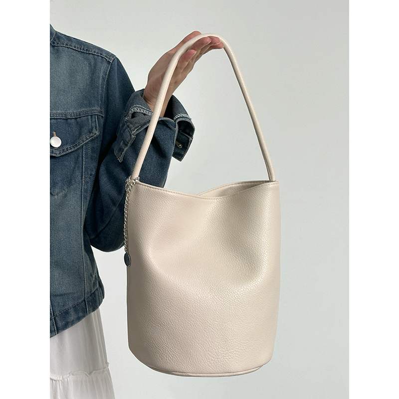 Soft Leather Water Bucket Tote Bag for Women - Summer 2024 Niche Shoulder Bag, Commuting Underarm Style Soft Leather Water Bucket Tote Bag for Women - Summer 2024 Niche Shoulder Bag, Commuting Underarm Style