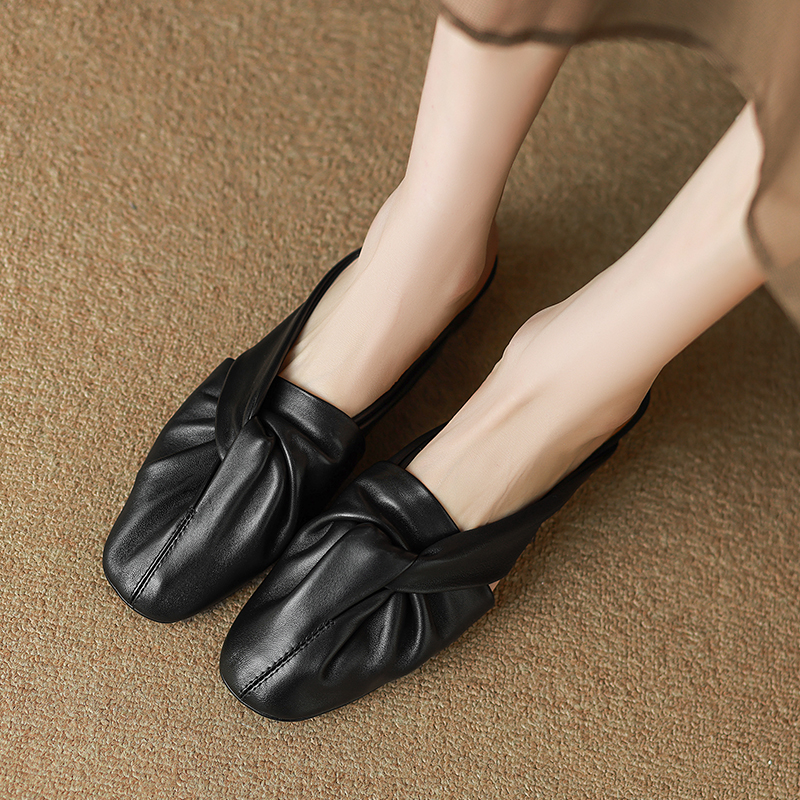 Soft Sheepskin Half-Mule Slippers for Women - Genuine Leather Outdoor Footwear, Italian Style Corso Venezia Design Soft Sheepskin Half-Mule Slippers for Women - Genuine Leather Outdoor Footwear, Italian Style Corso Venezia Design