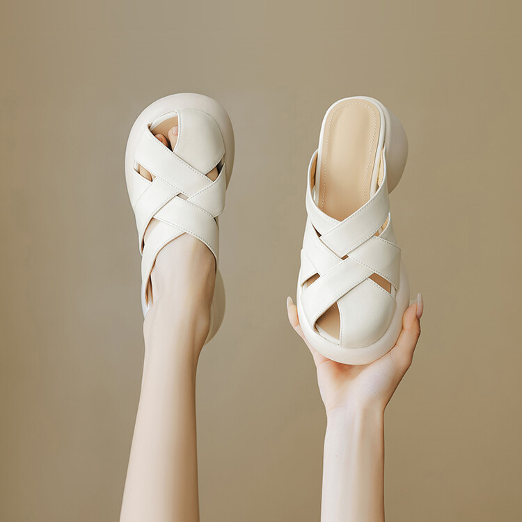 Soft Sole Italian-Style Leather Loafers for Women - Comfortable, Versatile, Fashionable Cowhide Footwear Soft Sole Italian-Style Leather Loafers for Women - Comfortable, Versatile, Fashionable Cowhide Footwear