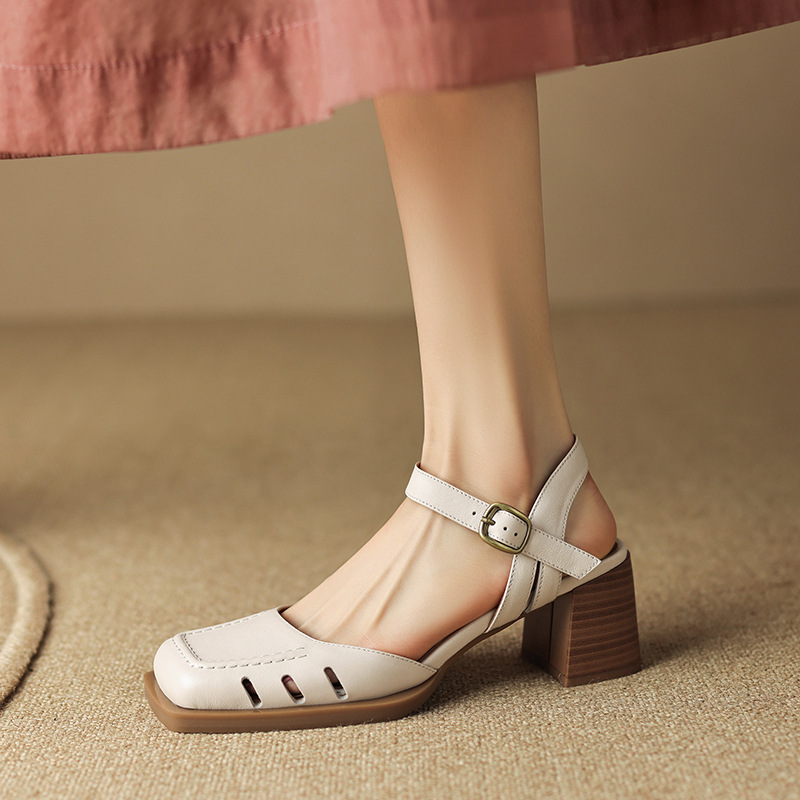 Soft Sole Italian-Style Sandals with One-Strap Buckle and Open Back - Comfortable Summer Footwear Soft Sole Italian-Style Sandals with One-Strap Buckle and Open Back - Comfortable Summer Footwear