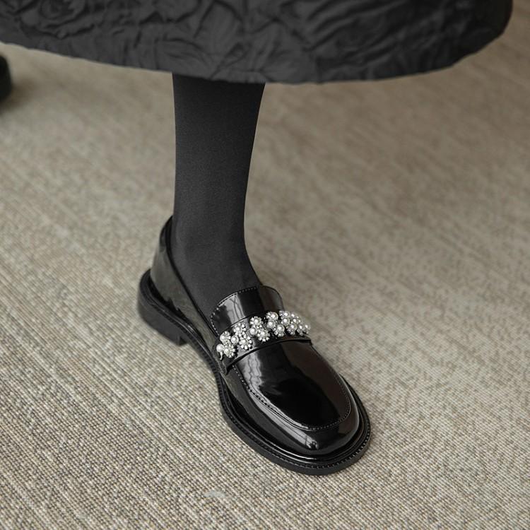 Soft Sole Non-Rubbing Chunky Heel Women's Flats - Genuine Leather Black Shoes for Comfort and Style Soft Sole Non-Rubbing Chunky Heel Women's Flats - Genuine Leather Black Shoes for Comfort and Style