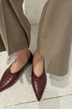 Soft Sole Non-Rubbing French Black Pointed Toe Leather Shoes with Internal Height Increase for Comfort and Style