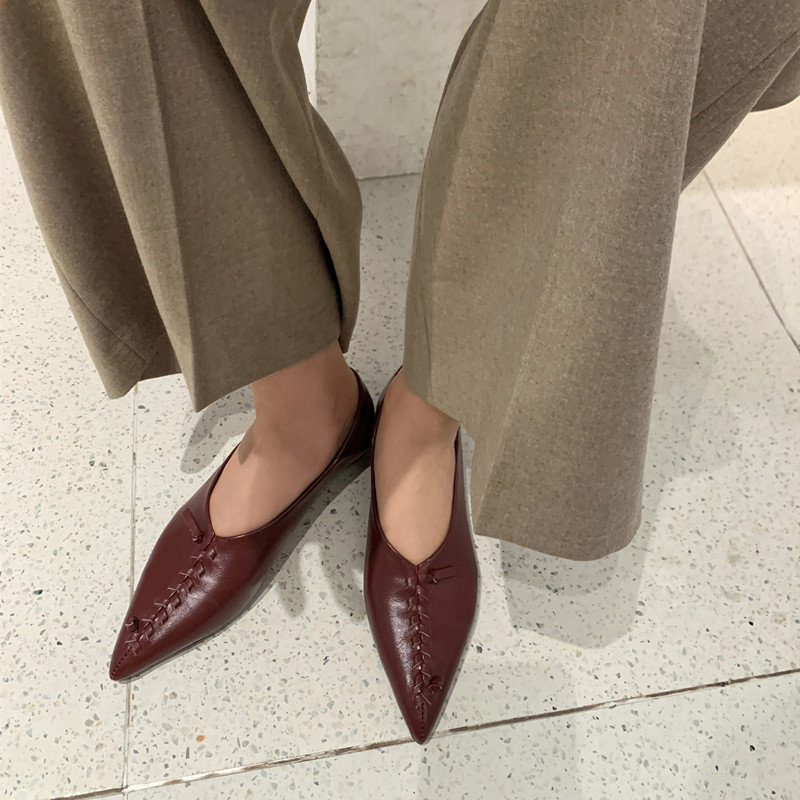 Soft Sole Non-Rubbing French Black Pointed Toe Leather Shoes with Internal Height Increase for Comfort and Style Soft Sole Non-Rubbing French Black Pointed Toe Leather Shoes with Internal Height Increase for Comfort and Style