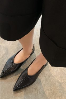 Soft Sole Non-Rubbing French Black Pointed Toe Leather Shoes with Internal Height Increase for Comfort and Style