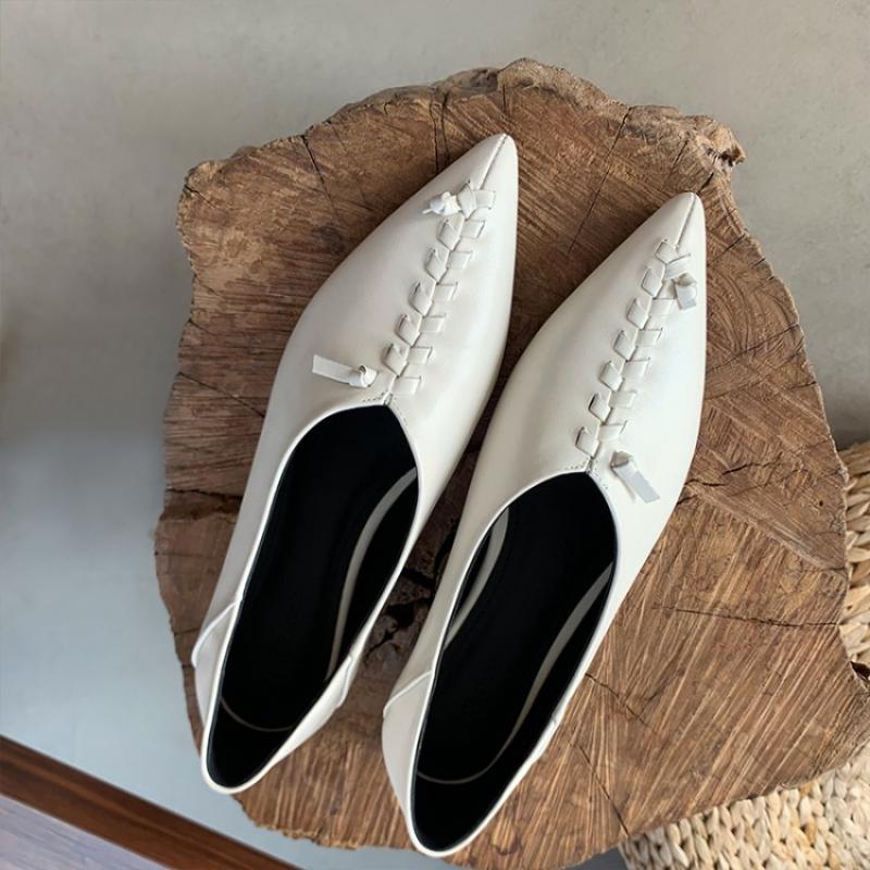 Soft Sole Non-Rubbing French Black Pointed Toe Leather Shoes with Internal Height Increase for Comfort and Style Soft Sole Non-Rubbing French Black Pointed Toe Leather Shoes with Internal Height Increase for Comfort and Style