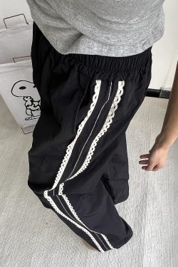 Spicy Girl Cargo Pants for Women – American-Style Lace Splicing, Wide-Leg Design, Flattering for Petite Figures, Versatile Casual Wear