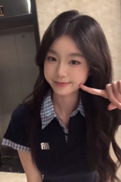 Spicy Girl Embroidered Polo Collar Short Sleeve T-Shirt - Slim Fit Two-Piece Look for Women - Summer 2025 Trendy Fashion Top