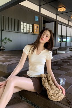 Split Hem Small Round Neck Knitted Short Sleeve T-Shirt for Women - Summer 2025 Niche Slim Fit Top, Perfect for 90s and Y2K Styles