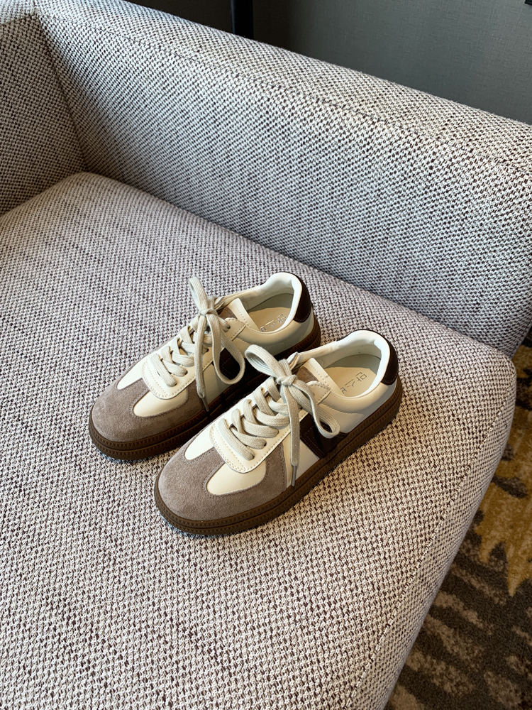 Spring 2025 Casual Sports Sneakers - Color-Blocking Genuine Leather Lace-Up Thick-Soled Retro Training Shoes for Students Spring 2025 Casual Sports Sneakers - Color-Blocking Genuine Leather Lace-Up Thick-Soled Retro Training Shoes for Students