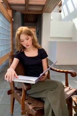 Square Neck Fitted Short Sleeve T-Shirt for Women - Solid Color Slim Fit Summer 2025 Top, Flattering Shoulder Style