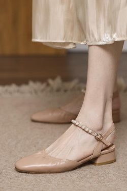 Square-Toed Pleated Chunky Heel Flat Sandals - Closed Toe One Strap Grandma Style, Italian Corso Venezia Inspired