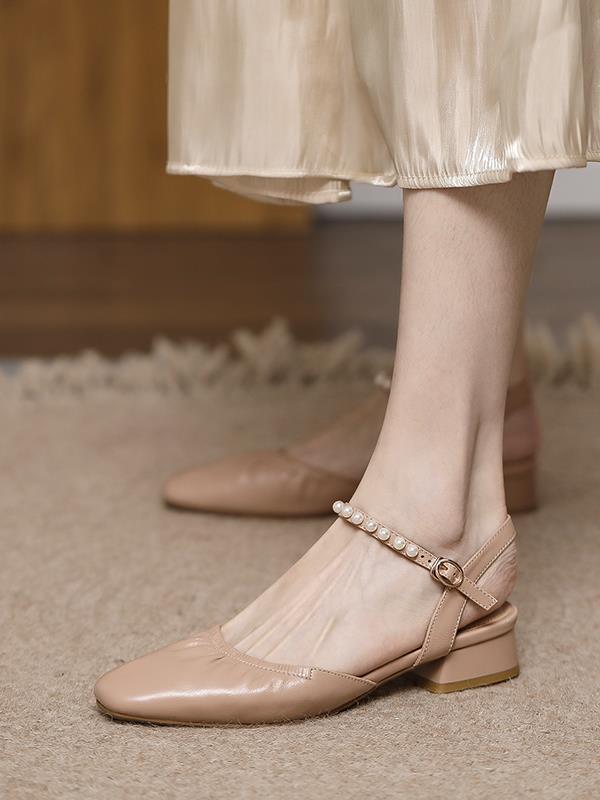 Square-Toed Pleated Chunky Heel Flat Sandals - Closed Toe One Strap Grandma Style, Italian Corso Venezia Inspired Square-Toed Pleated Chunky Heel Flat Sandals - Closed Toe One Strap Grandma Style, Italian Corso Venezia Inspired