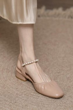 Square-Toed Pleated Chunky Heel Flat Sandals - Closed Toe One Strap Grandma Style, Italian Corso Venezia Inspired