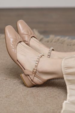 Square-Toed Pleated Chunky Heel Flat Sandals - Closed Toe One Strap Grandma Style, Italian Corso Venezia Inspired