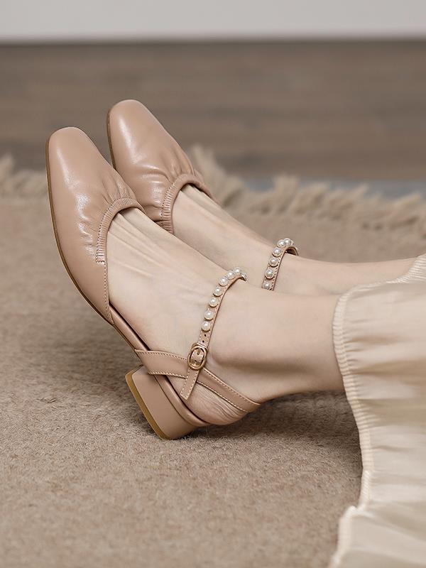 Square-Toed Pleated Chunky Heel Flat Sandals - Closed Toe One Strap Grandma Style, Italian Corso Venezia Inspired Square-Toed Pleated Chunky Heel Flat Sandals - Closed Toe One Strap Grandma Style, Italian Corso Venezia Inspired