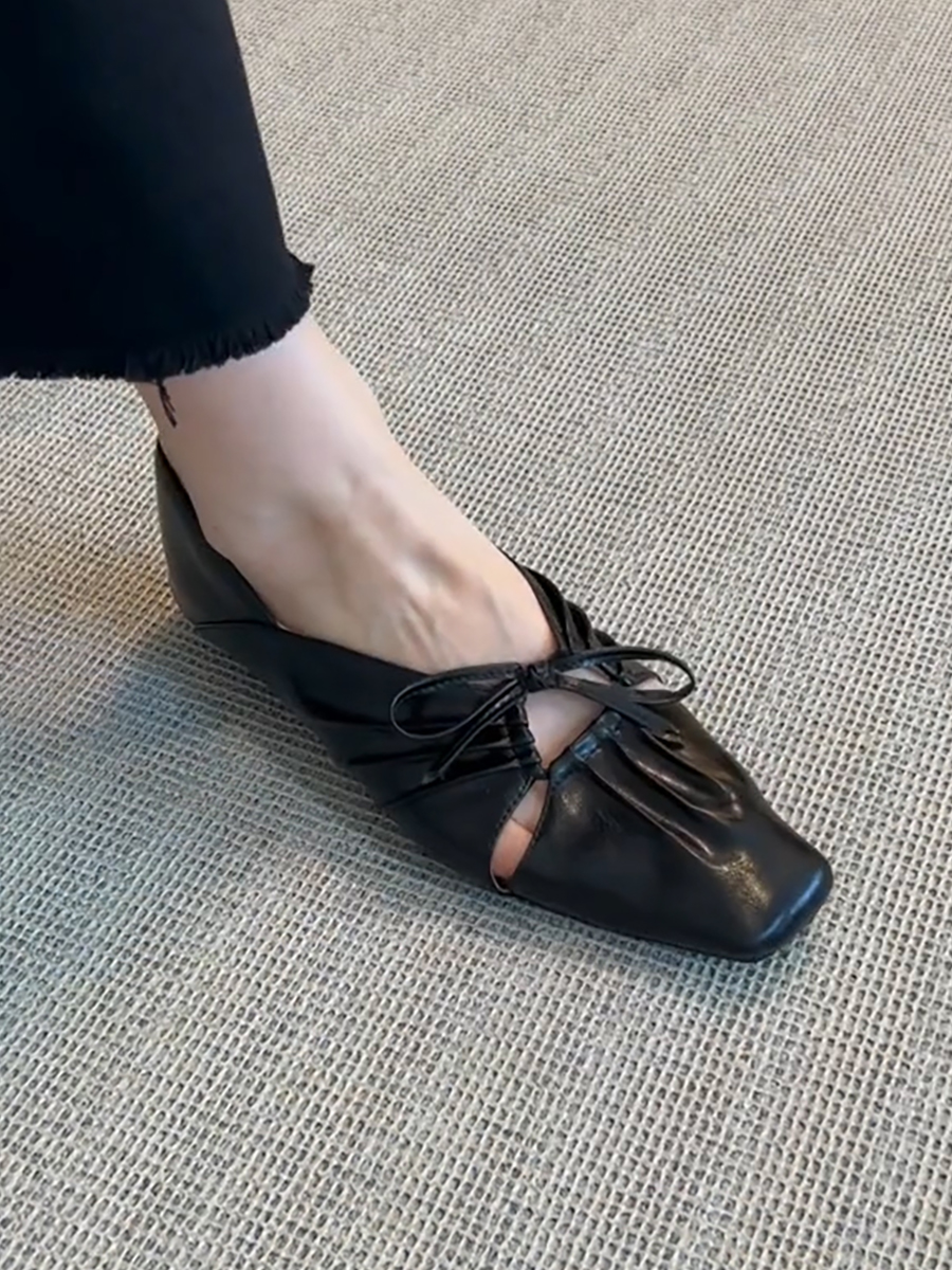 Square-Toed Pleated Hollow Mary Jane Shoes with Bow - French Style Low-Heeled Loafers, Sheepskin Small Leather Shoes Square-Toed Pleated Hollow Mary Jane Shoes with Bow - French Style Low-Heeled Loafers, Sheepskin Small Leather Shoes