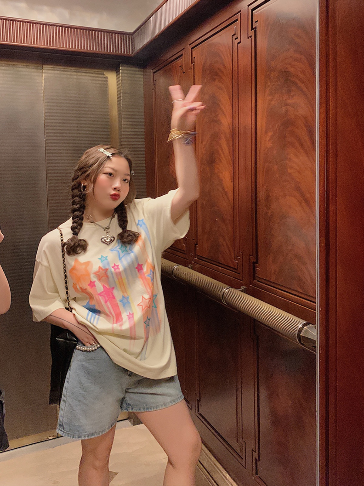 Star Print Short Sleeve T-Shirt for Women, Plus Size Round Neck Summer Top, Trendy Niche Design, Perfect for Dopamine Dressing Star Print Short Sleeve T-Shirt for Women, Plus Size Round Neck Summer Top, Trendy Niche Design, Perfect for Dopamine Dressing