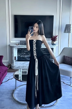 Strapless Black Dress with Chest Strap - High-End Feel, Perfect for Outings, Instagram-Worthy Vietnamese Hot Girl Style