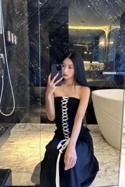 Strapless Black Dress with Chest Strap - High-End Feel, Perfect for Outings, Instagram-Worthy Vietnamese Hot Girl Style