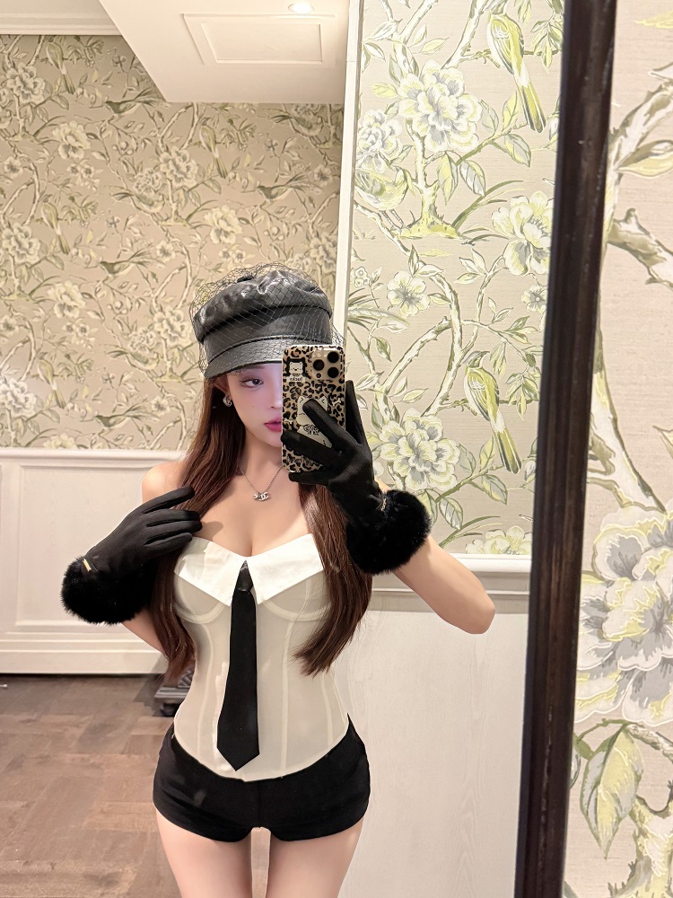 Strapless Corset Top for Women - Luna Lona Design, Slim Fit Sexy Style for Autumn and Winter Strapless Corset Top for Women - Luna Lona Design, Slim Fit Sexy Style for Autumn and Winter