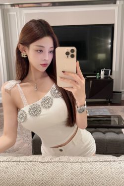 Strapless Sexy Top with Built-In Padding in Pure Desire Style for Women - Fashionable and Chic Summer Essential