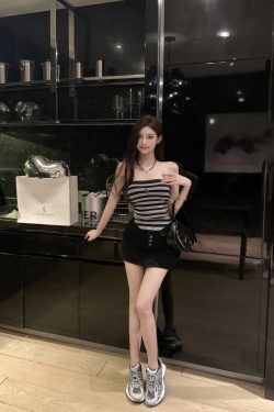 Striped Strapless Camisole for Women - Sexy Slim Fit Short Top, Perfect for 90s and Y2K Style Outfits