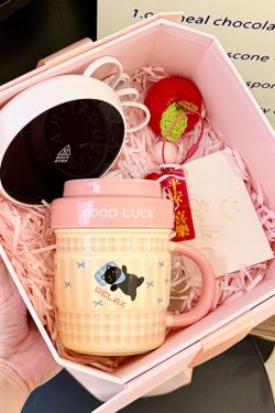 Stylish Ceramic Travel Coffee Cup with Lid - Unique Design, High-Quality Tea Mug for Women, Ideal Gift for Coffee Lovers