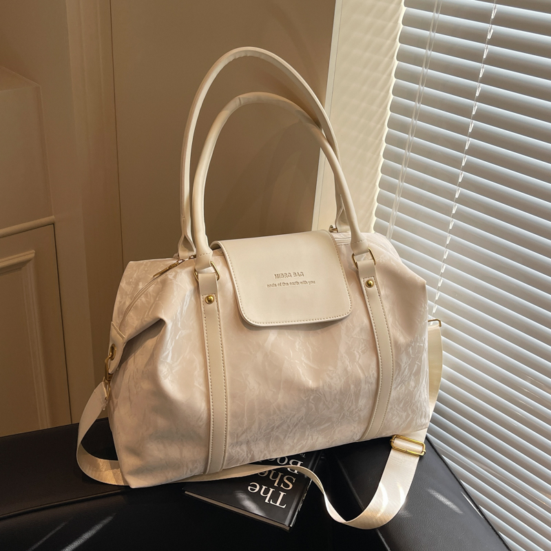 Stylish Lightweight Waterproof Travel Bag for Women - Large Capacity Commuter Shoulder Luggage for Short-Distance Business Trips Stylish Lightweight Waterproof Travel Bag for Women - Large Capacity Commuter Shoulder Luggage for Short-Distance Business Trips