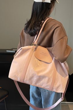 Stylish Lightweight Waterproof Travel Bag for Women - Large Capacity Commuter Shoulder Luggage for Short-Distance Business Trips