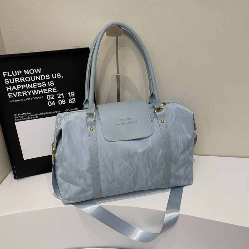 Stylish Lightweight Waterproof Travel Bag for Women - Large Capacity Commuter Shoulder Luggage for Short-Distance Business Trips Stylish Lightweight Waterproof Travel Bag for Women - Large Capacity Commuter Shoulder Luggage for Short-Distance Business Trips