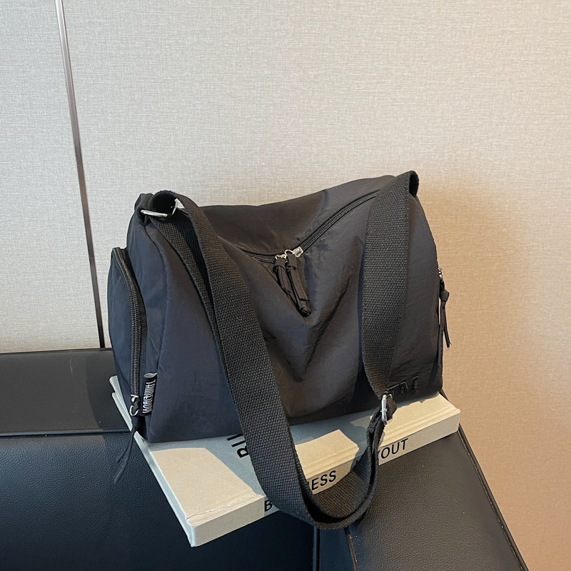 Stylish Lightweight Women's Short Trip Bag, Versatile Crossbody Luggage for Sports, Fitness, Yoga & Everyday Use Stylish Lightweight Women's Short Trip Bag, Versatile Crossbody Luggage for Sports, Fitness, Yoga & Everyday Use