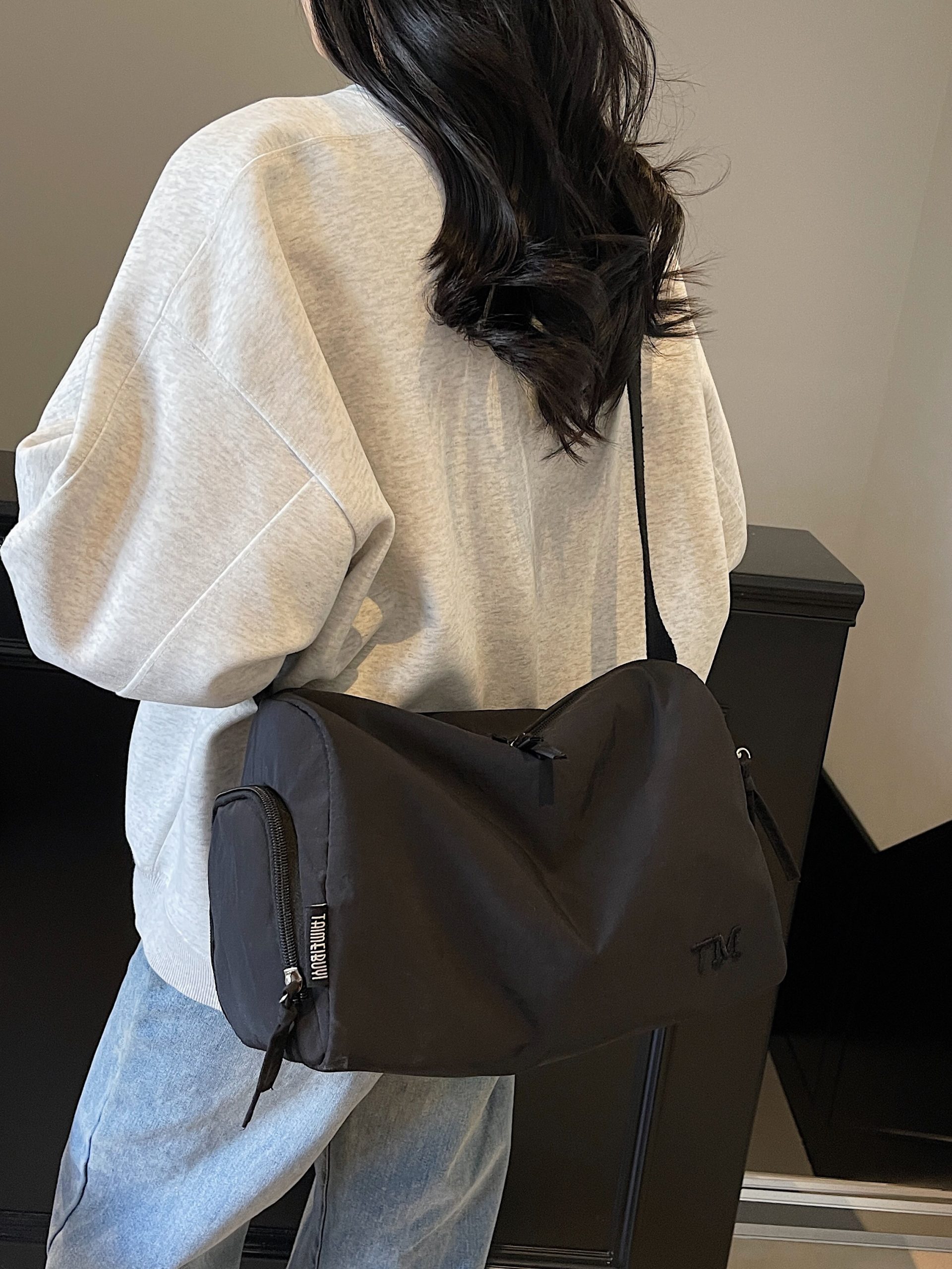 Stylish Lightweight Women's Short Trip Bag, Versatile Crossbody Luggage for Sports, Fitness, Yoga & Everyday Use Stylish Lightweight Women's Short Trip Bag, Versatile Crossbody Luggage for Sports, Fitness, Yoga & Everyday Use